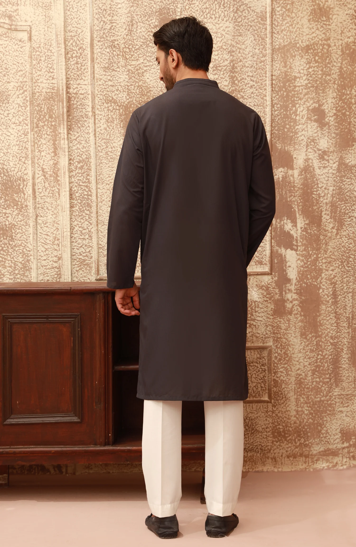 SUMMER'23 MEN KURTA CASUAL CHARCOAL - Image 2