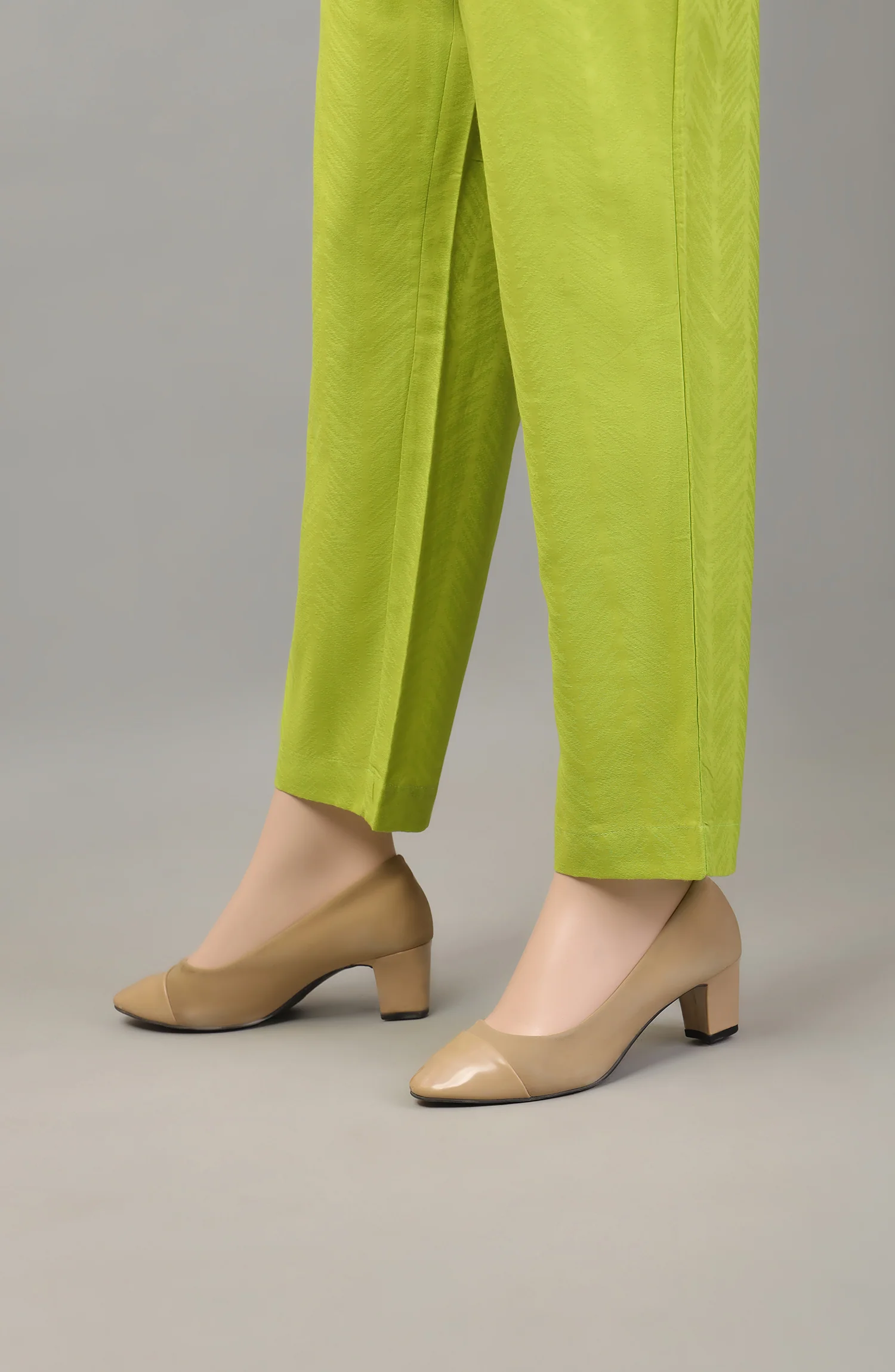 SUMMER'23 WOMEN BOTTOM APPLE GREEN - Image 2