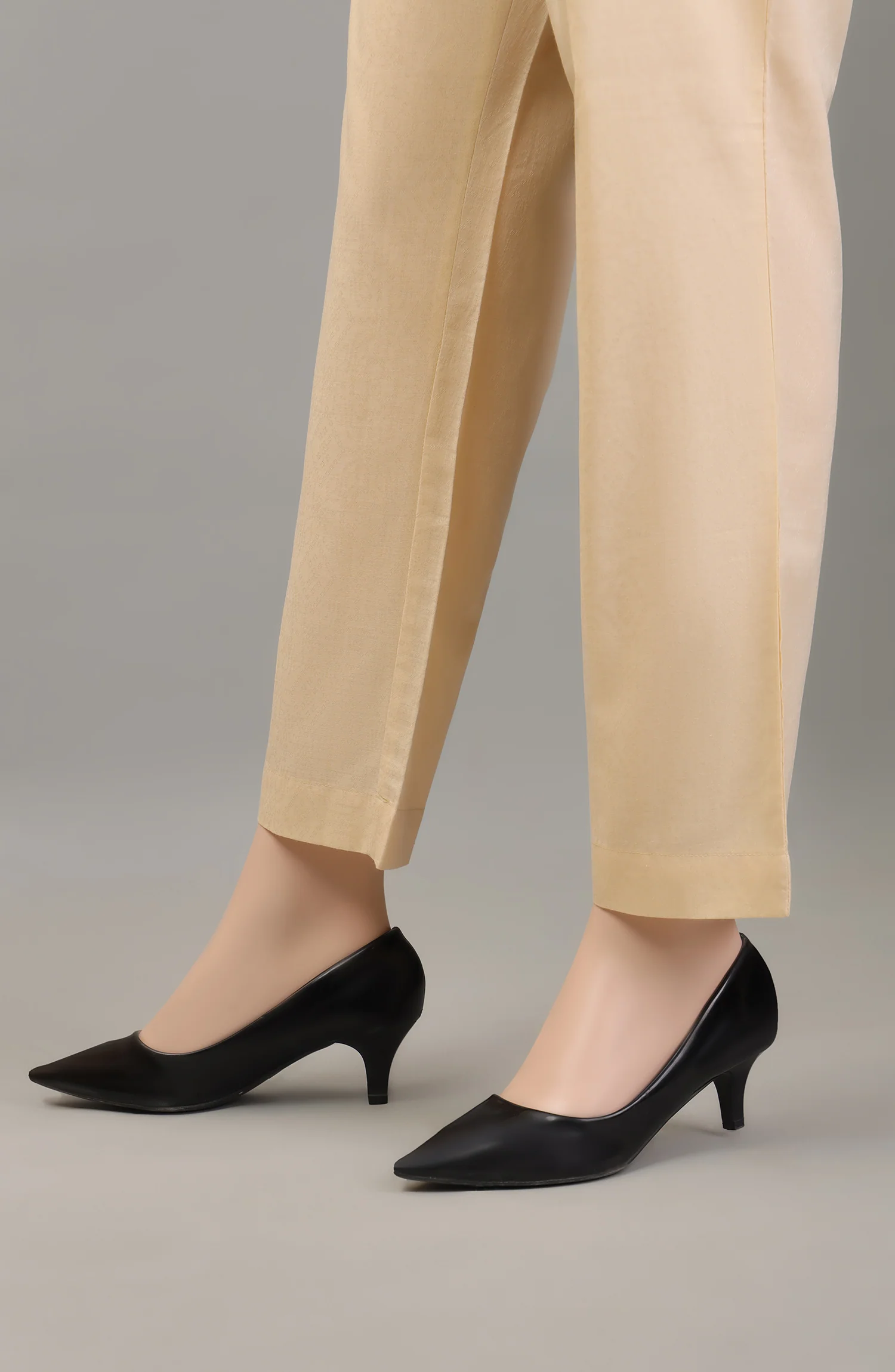 SUMMER'23 WOMEN BOTTOM BEIGE - Image 2