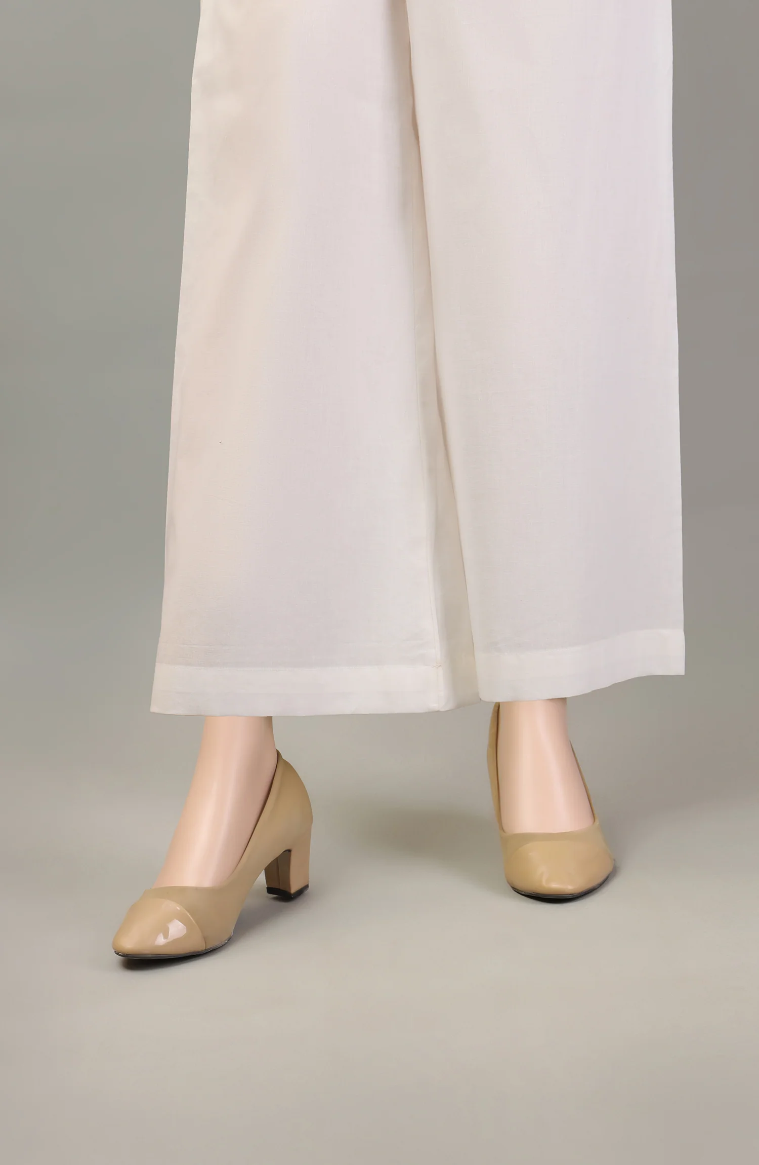 SUMMER'23 WOMEN BOTTOM OFF WHITE