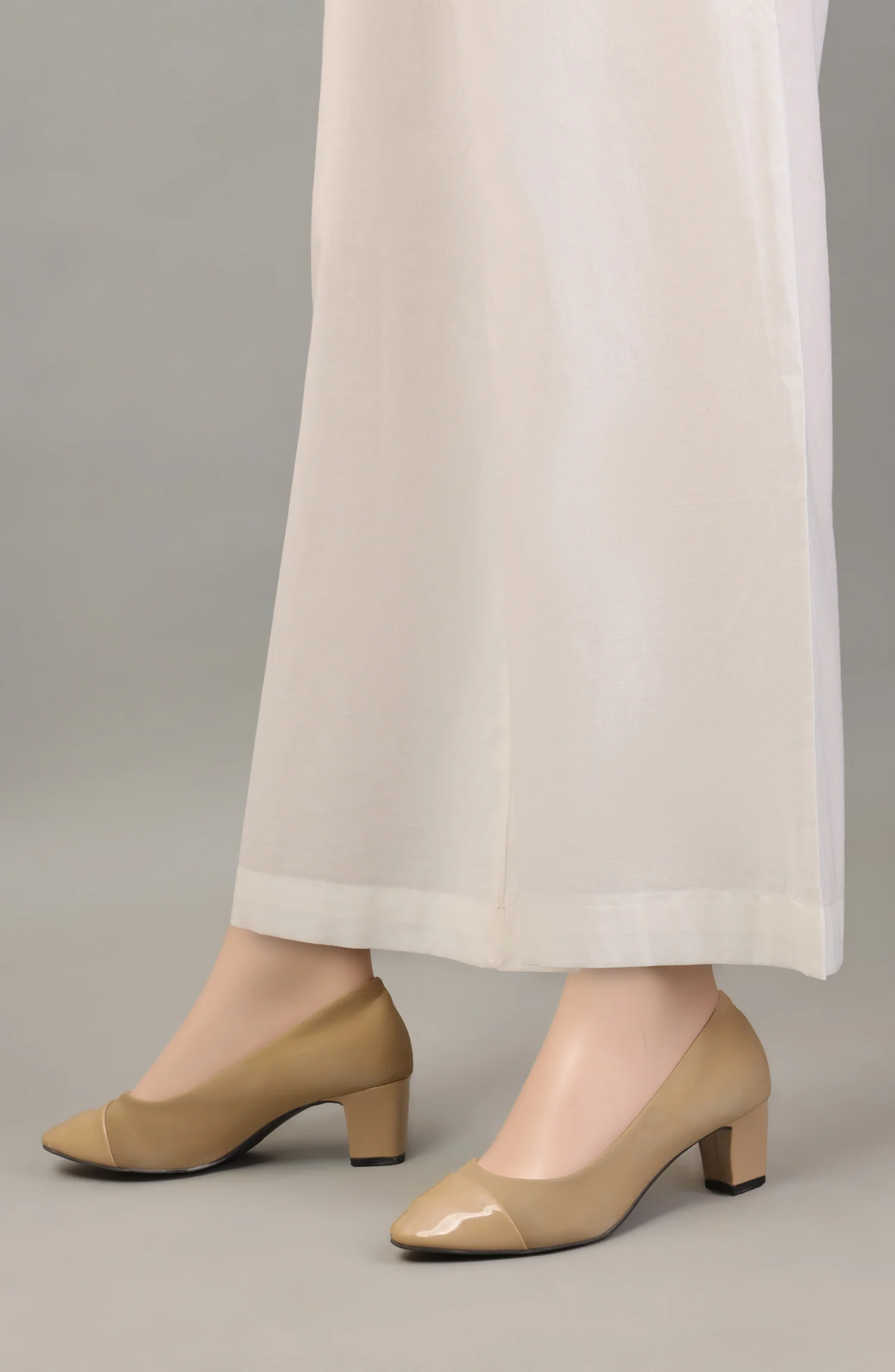 SUMMER'23 WOMEN BOTTOM OFF WHITE - Image 2