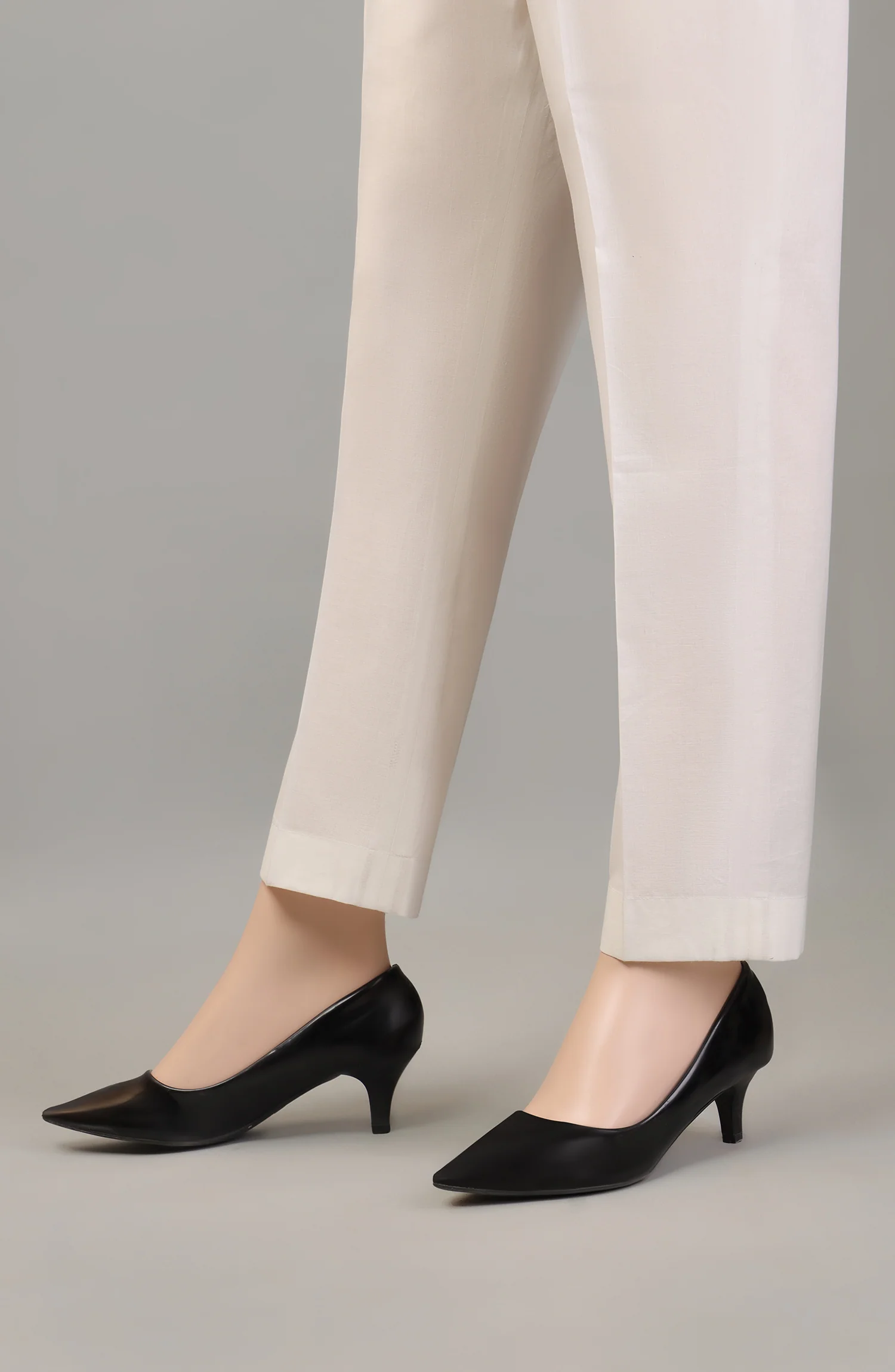 SUMMER'23 WOMEN BOTTOM OFF WHITE - Image 2