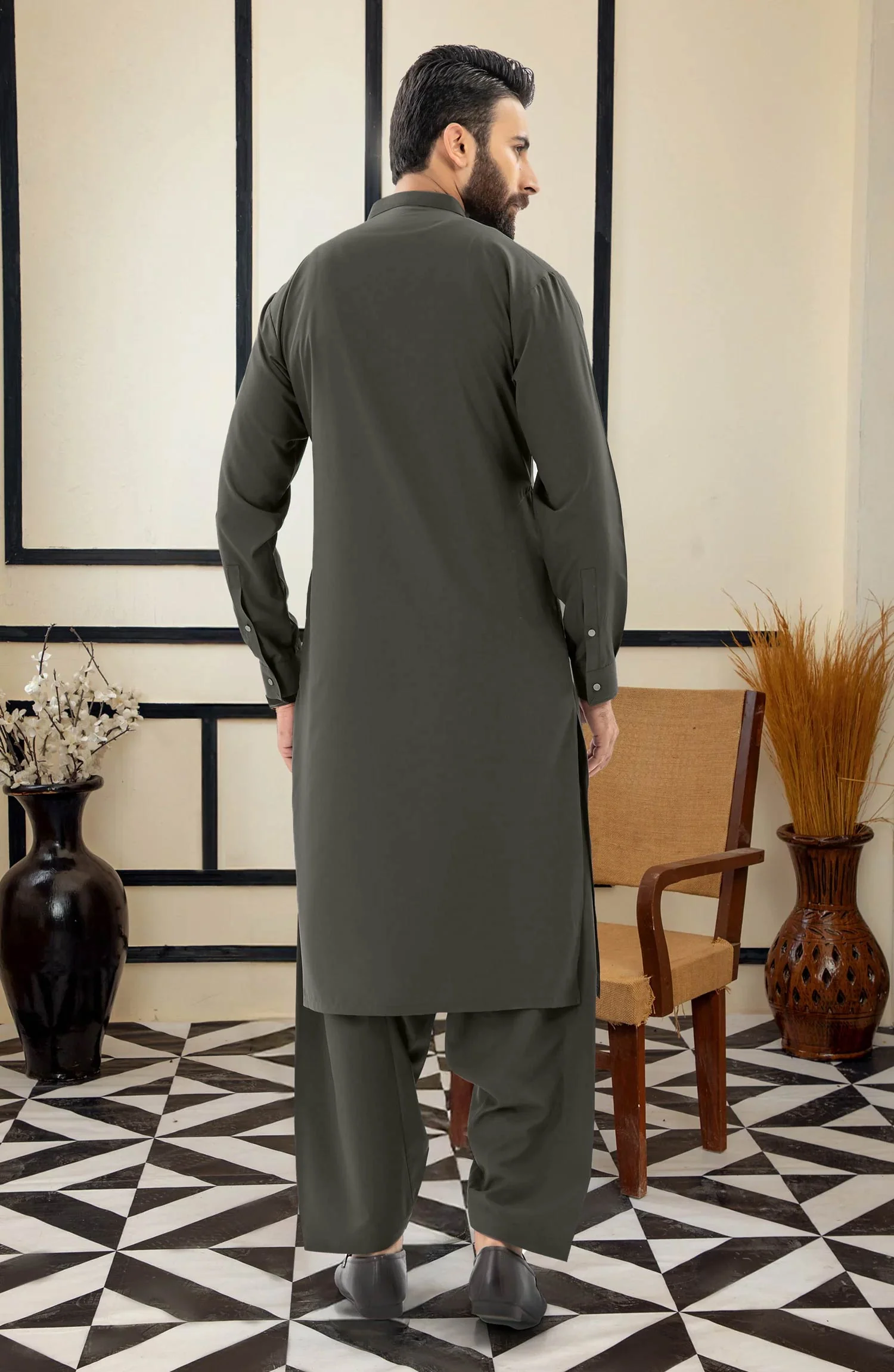 SUMMER'25 EMBROIDERED MEN KAMEEZ SHALWAR LIGHT GREY - Image 4