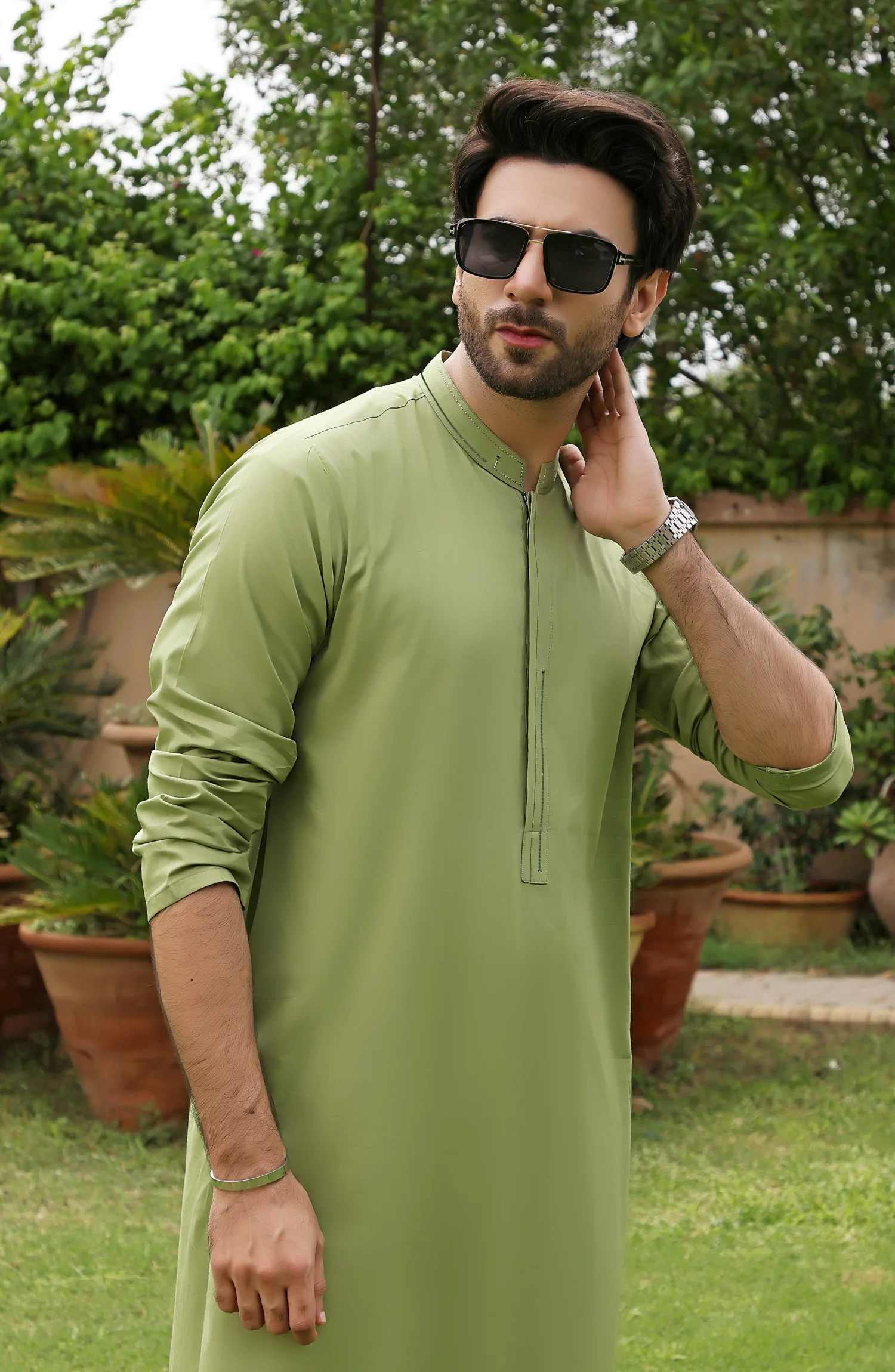 TARZ-E-PAKISTAN MEN CASUAL STYLING KURTA LIGHT GREEN - Image 2