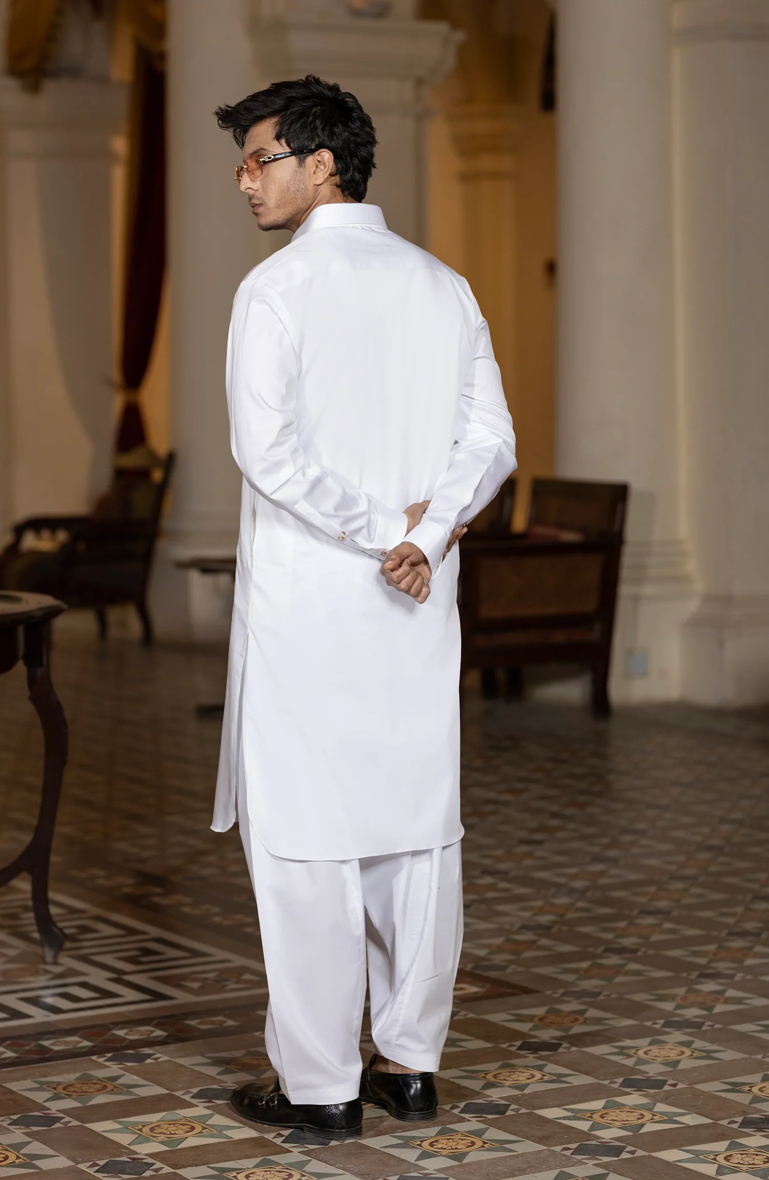 WHITE 100% COTTON KAMEEZ SHALWAR - Image 4