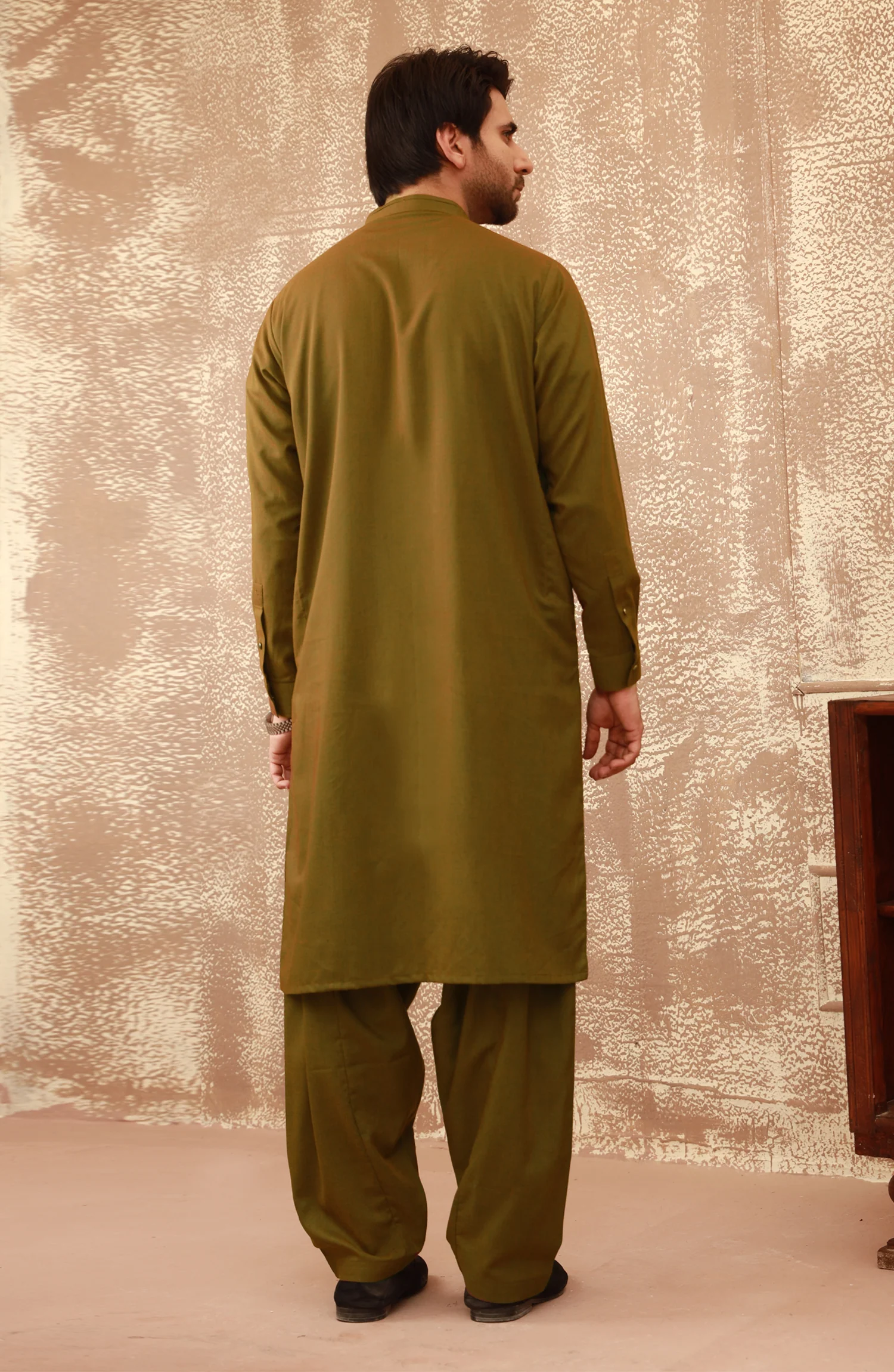 WINTER'22 MEN KAMEEZ SHALWAR CASUAL DARK GREEN - Image 2