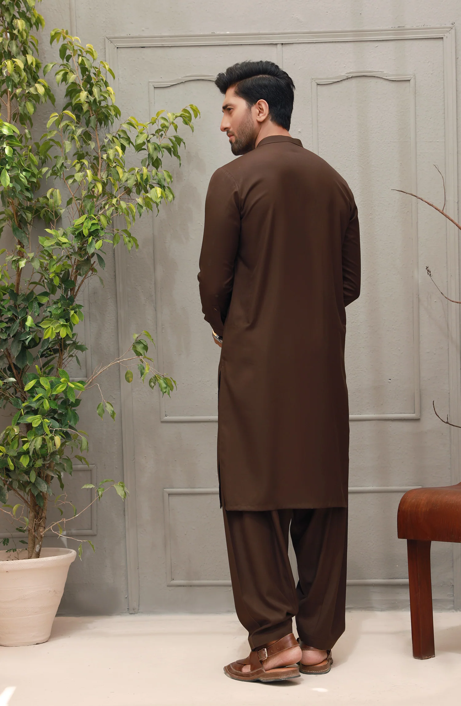 WINTER'22 MEN KAMEEZ SHALWAR PLAIN DARK BROWN - Image 2