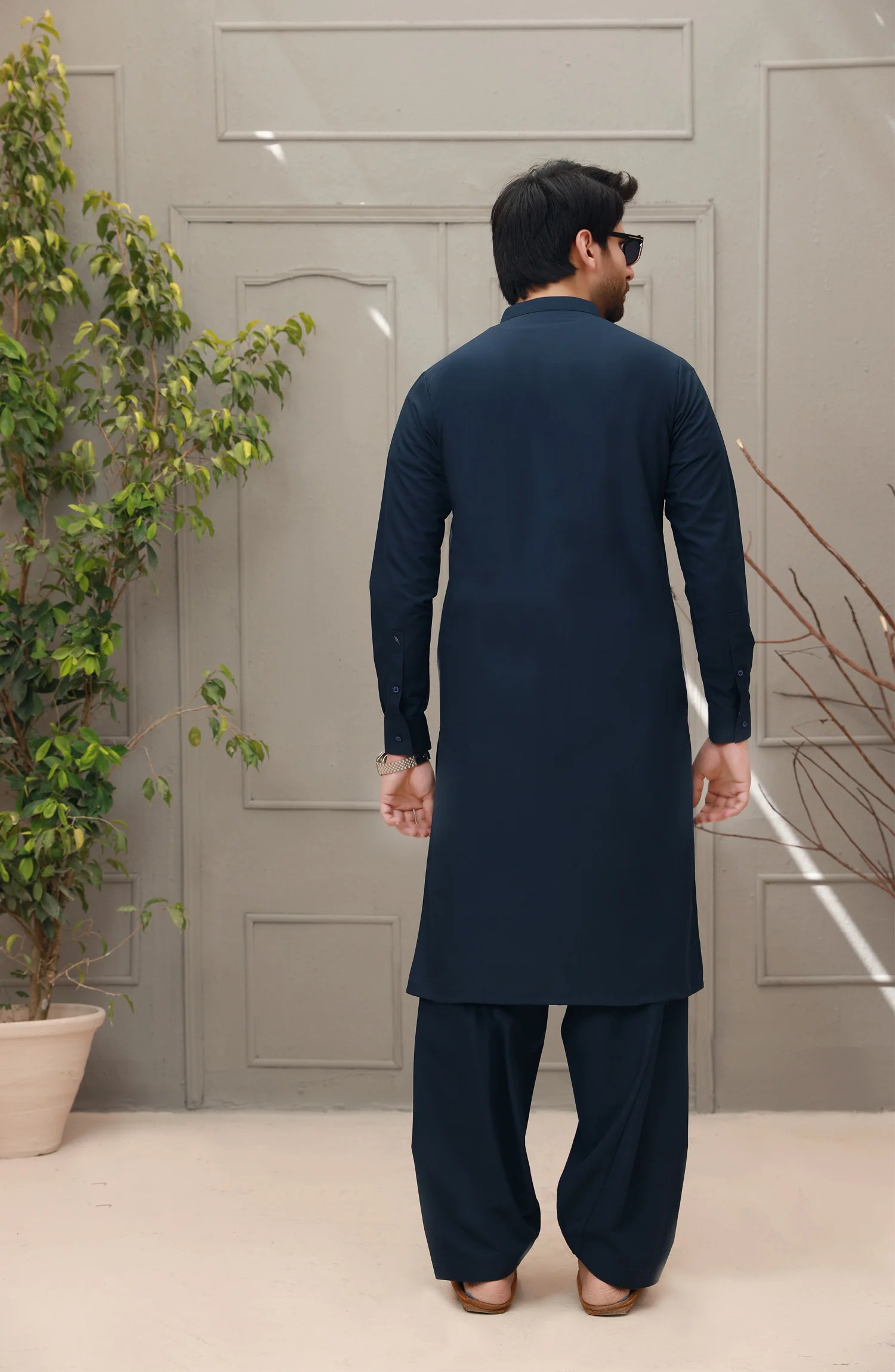 WINTER'22 MEN KAMEEZ SHALWAR PLAIN NAVY BLUE - Image 2