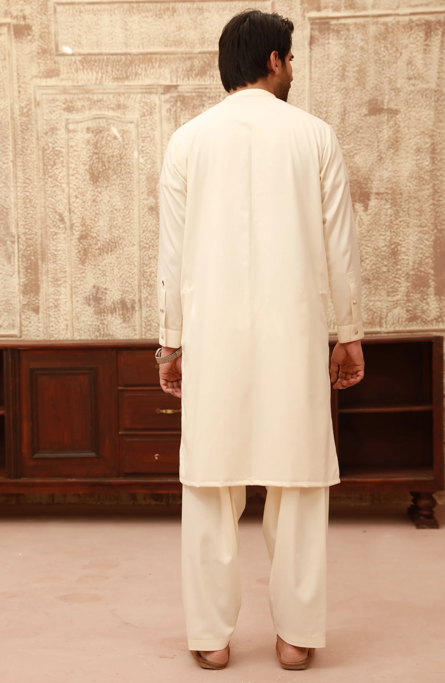 WINTER'22 MEN KAMEEZ SHALWAR SEMI FORMAL CREAM - Image 2