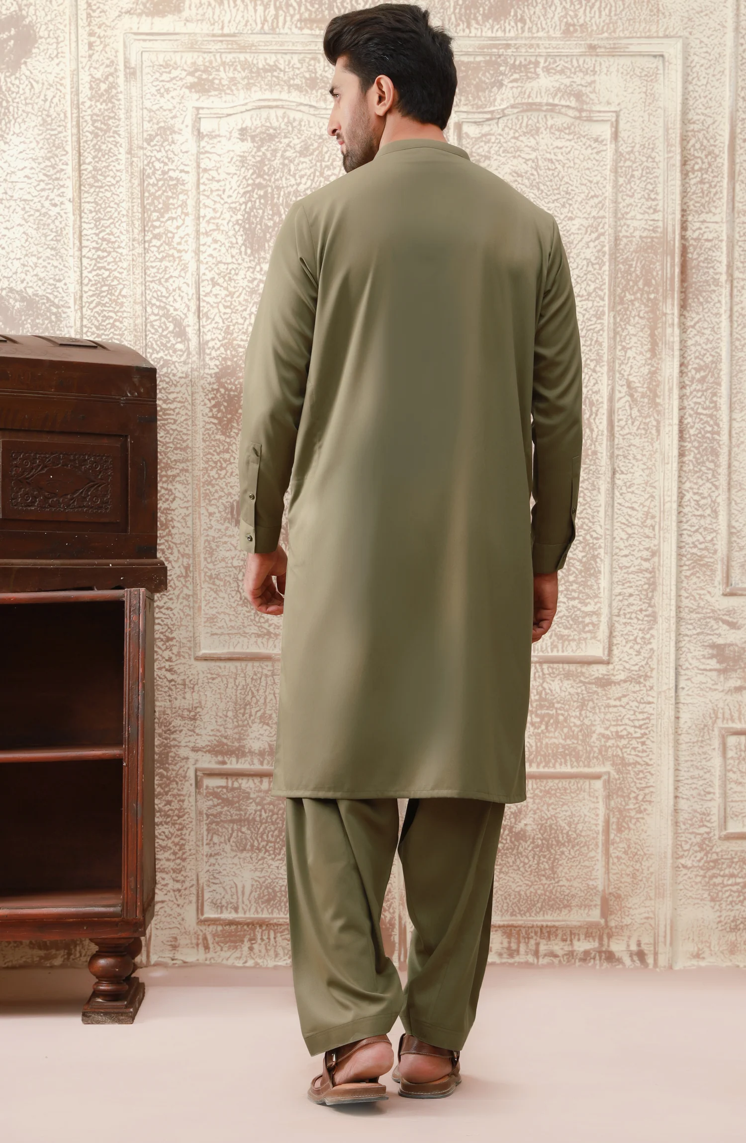 WINTER'22 MEN KAMEEZ SHALWAR SEMI FORMAL OLIVE - Image 2