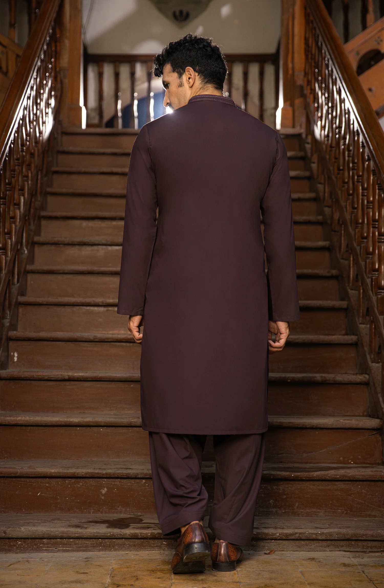 WINTER'23 MEN KAMEEZ SHALWAR SEMI FORMAL BURGUNDY - Image 2