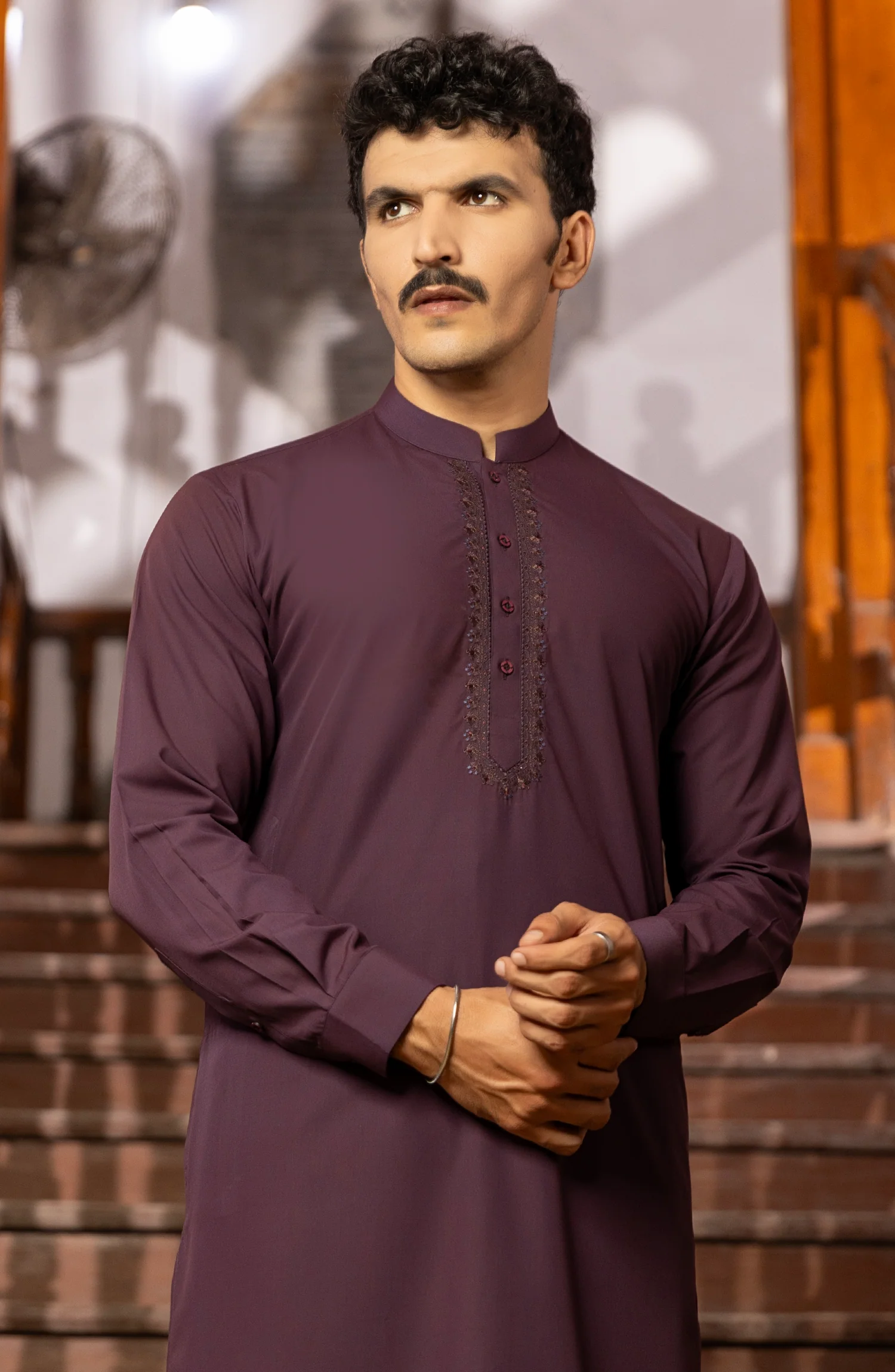 WINTER'23 MEN KAMEEZ SHALWAR SEMI FORMAL MAROON - Image 2