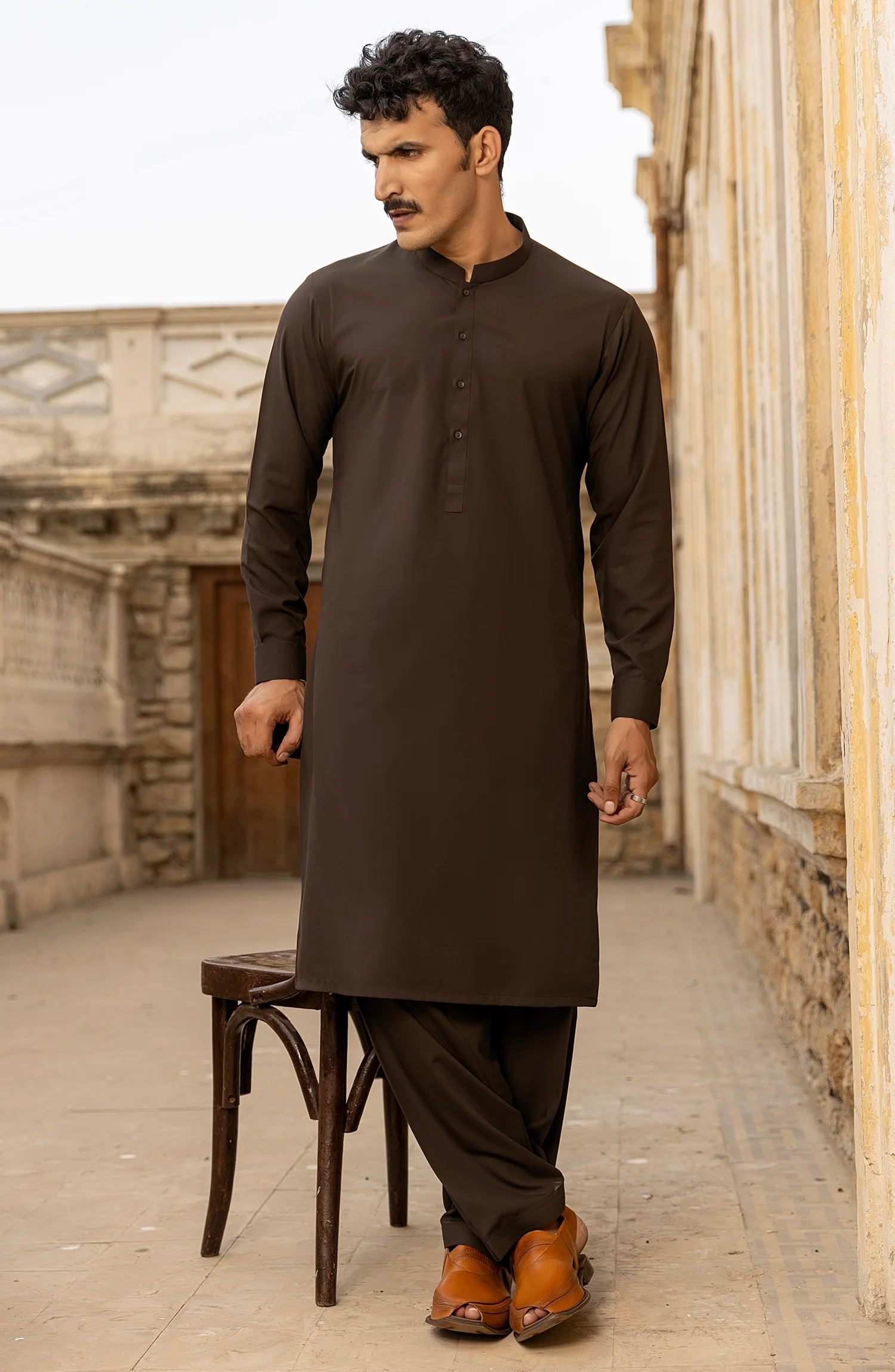 WINTER'23 MEN KAMEEZ SHALWAR WITH WAIST COAT BROWN - Image 2