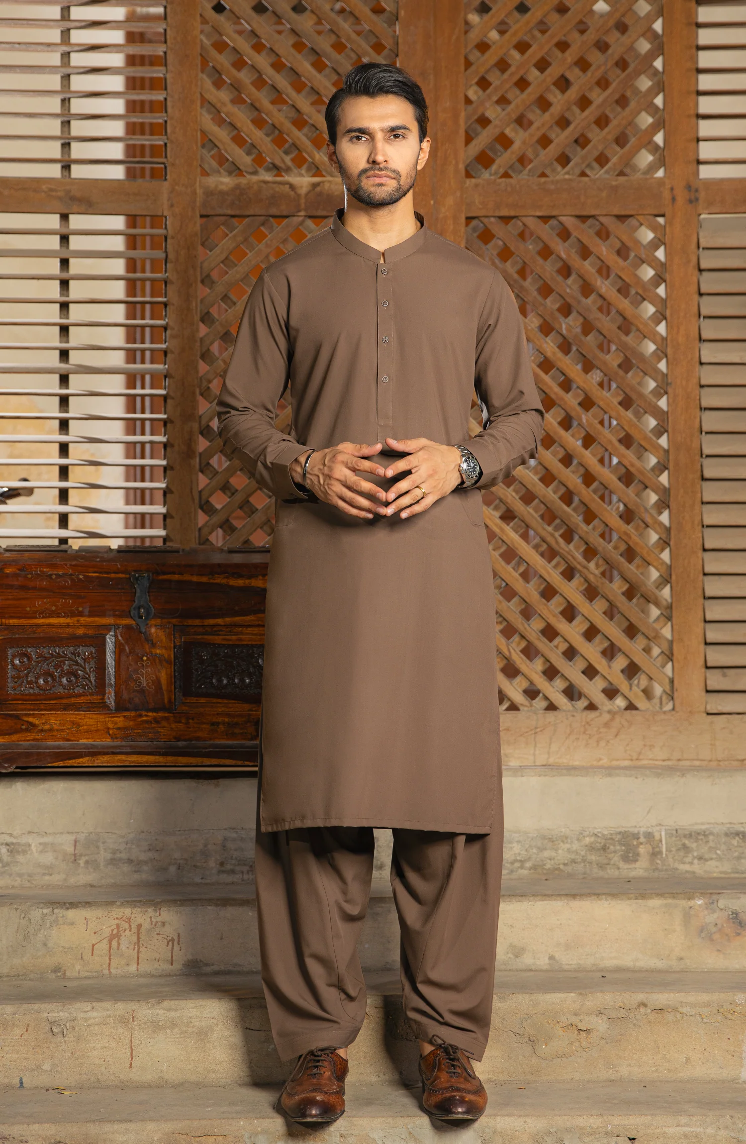 WINTER'23 MEN KAMEEZ SHALWAR WITH WAIST COAT LIGHT BROWN - Image 3