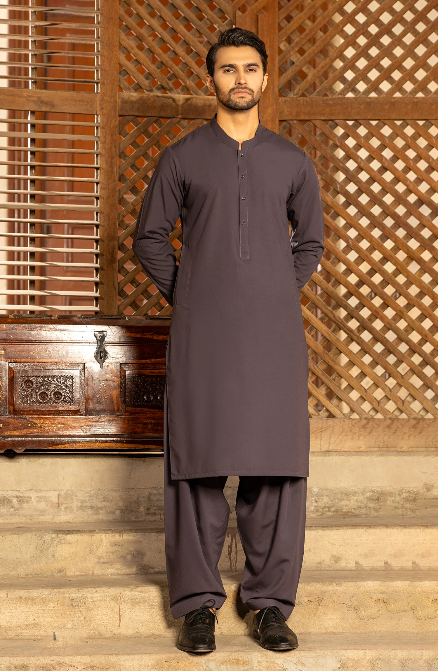 WINTER'23 MEN KAMEEZ SHALWAR WITH WAIST COAT PURPLE - Image 3