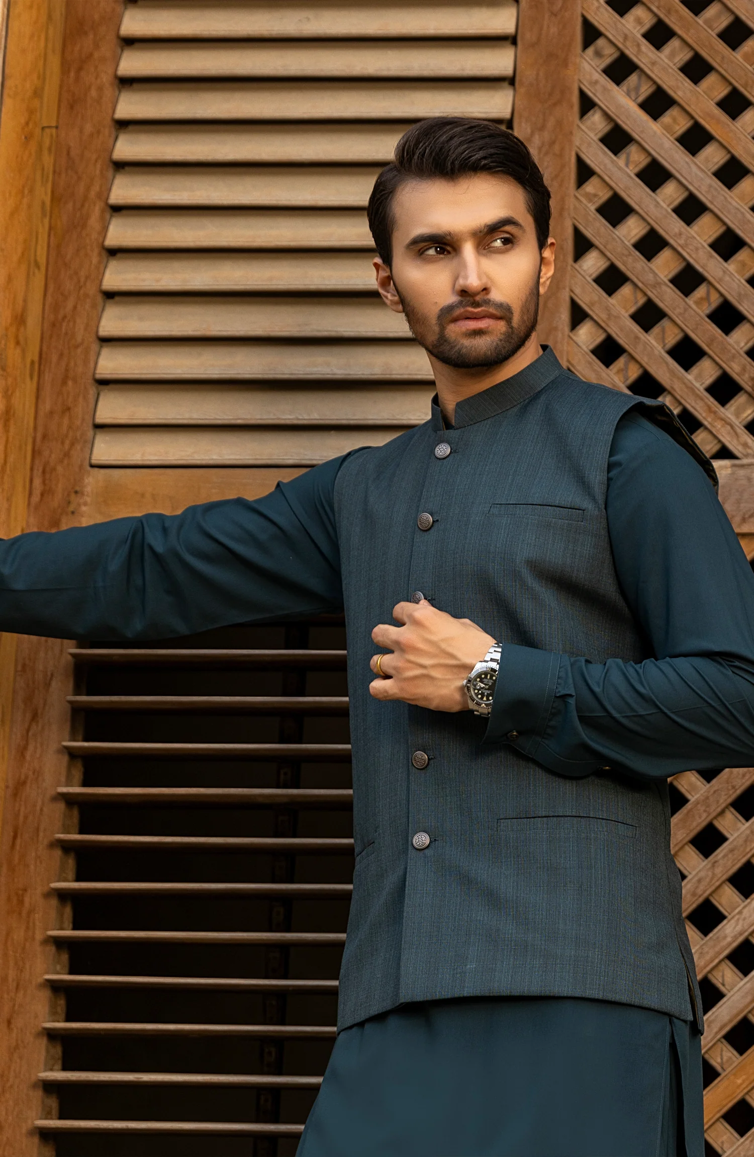 WINTER'23 MEN KAMEEZ SHALWAR WITH WAIST COAT TEAL - Image 3