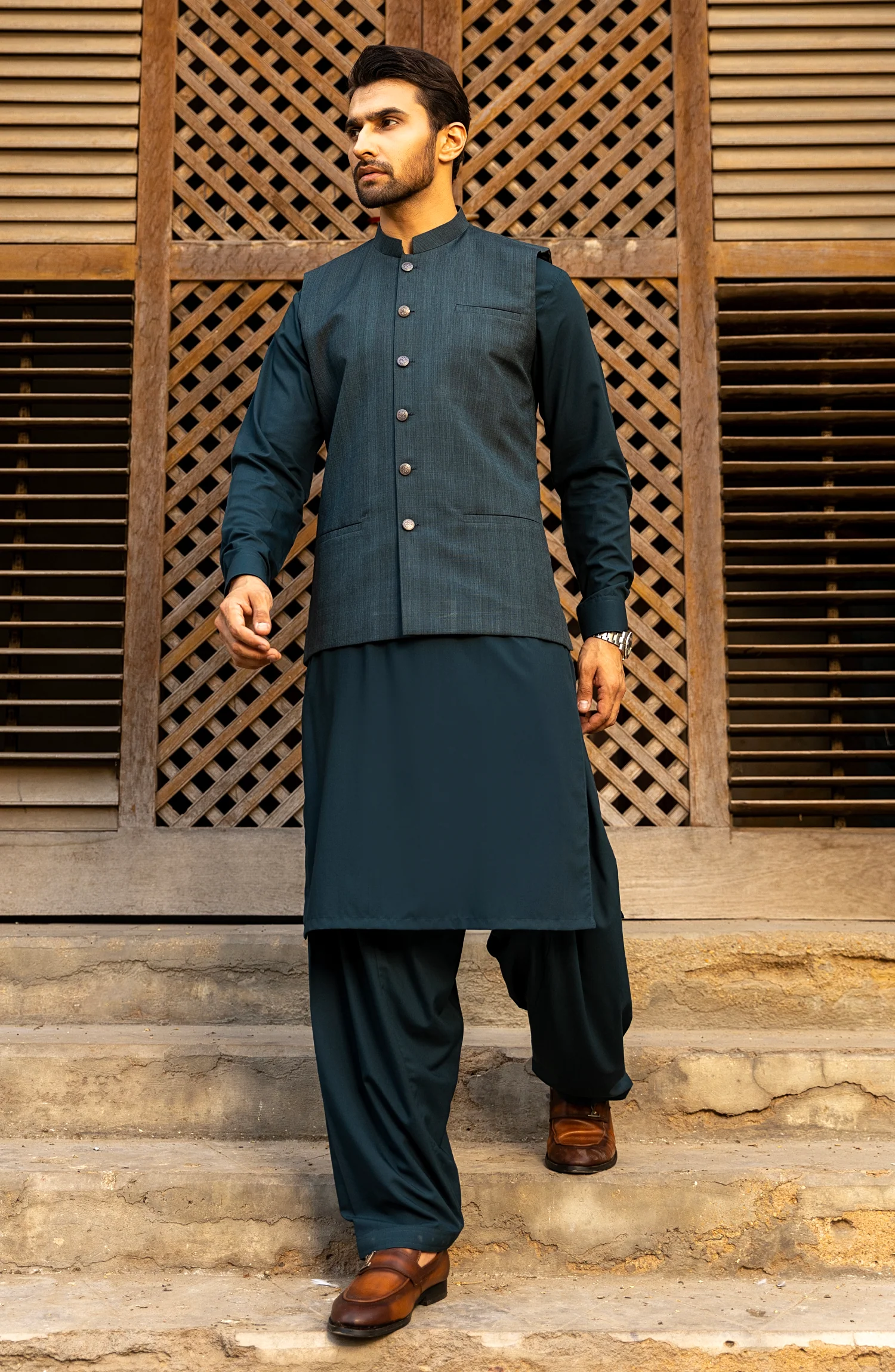 WINTER'23 MEN KAMEEZ SHALWAR WITH WAIST COAT TEAL - Image 5