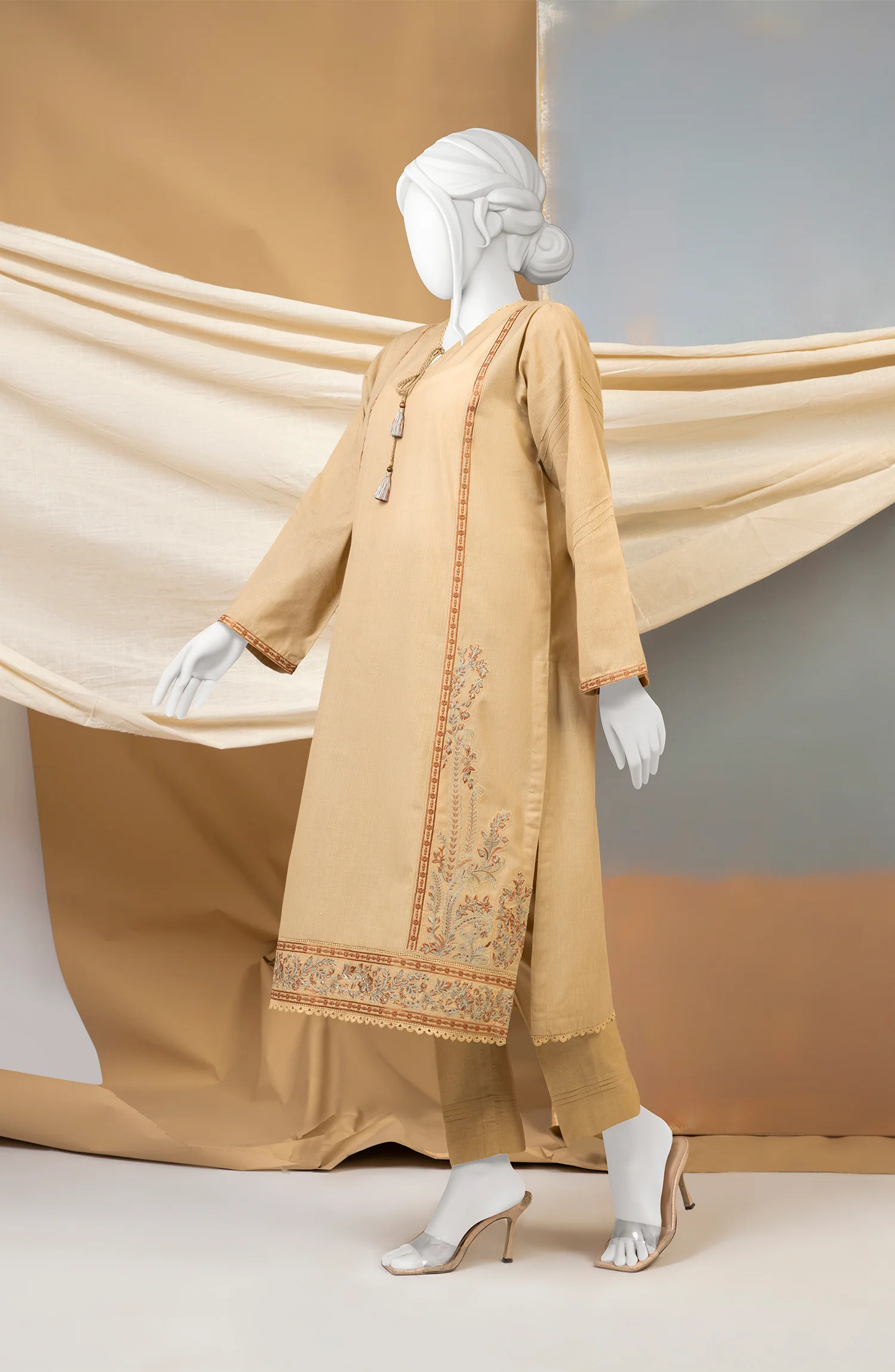WINTER'23 WOMEN EMBROIDERED STITCHED 2PC SUIT - Image 2