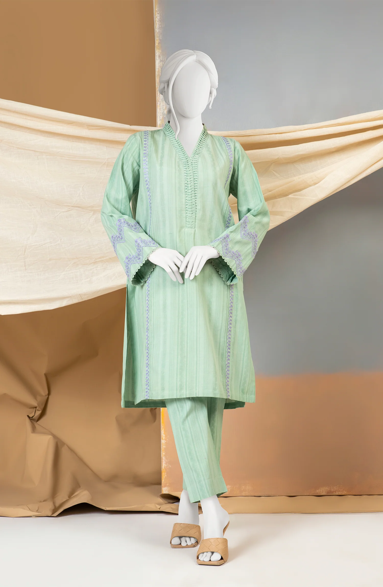 WINTER'23 WOMEN EMBROIDERED STITCHED 2PC SUIT
