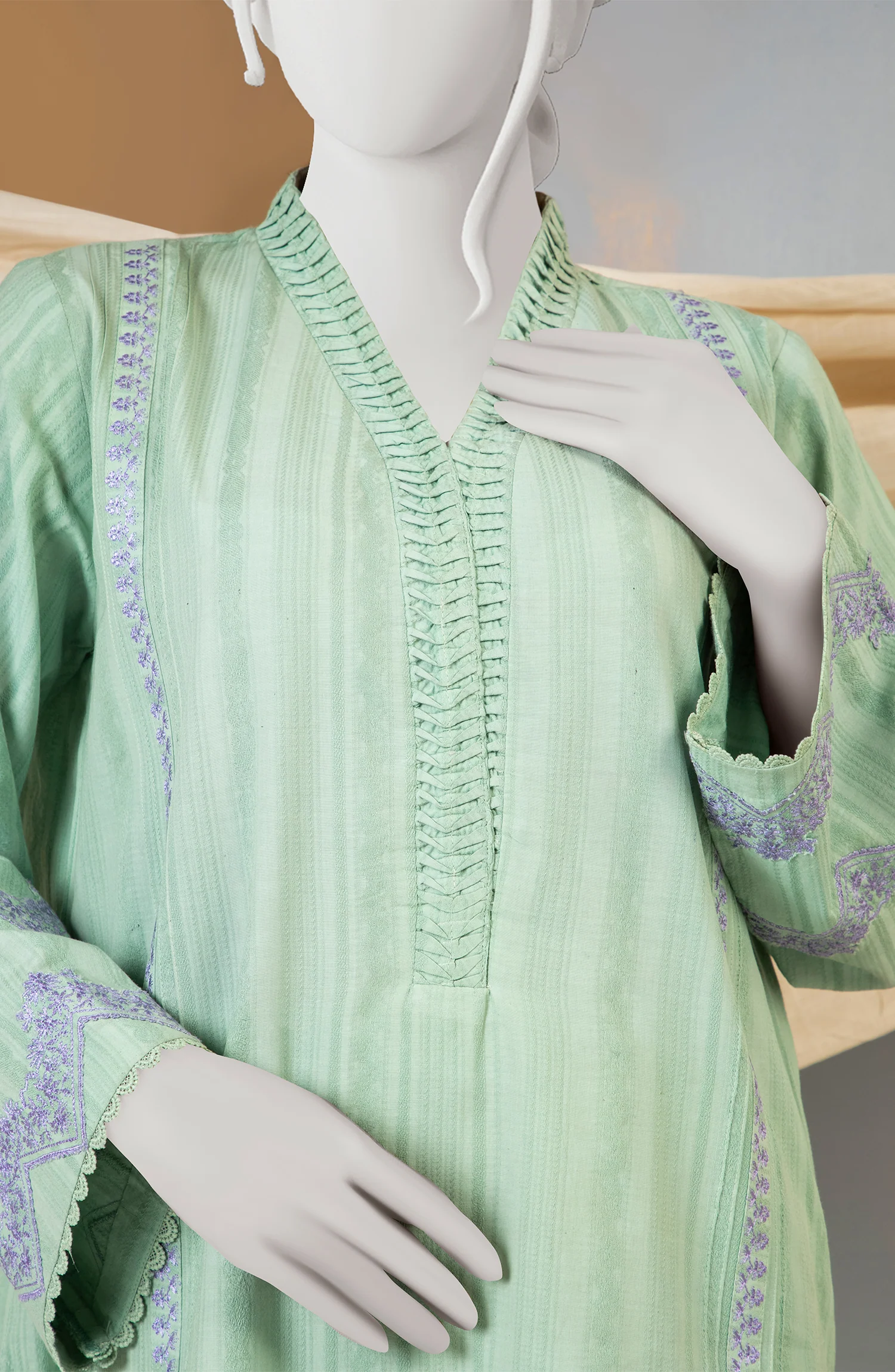 WINTER'23 WOMEN EMBROIDERED STITCHED 2PC SUIT - Image 2