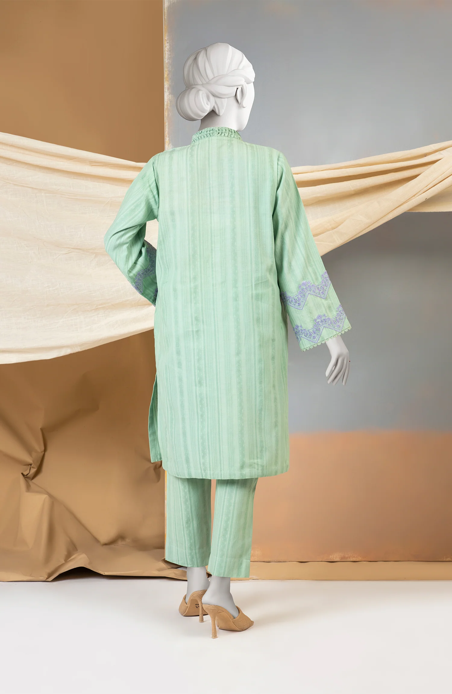 WINTER'23 WOMEN EMBROIDERED STITCHED 2PC SUIT - Image 4