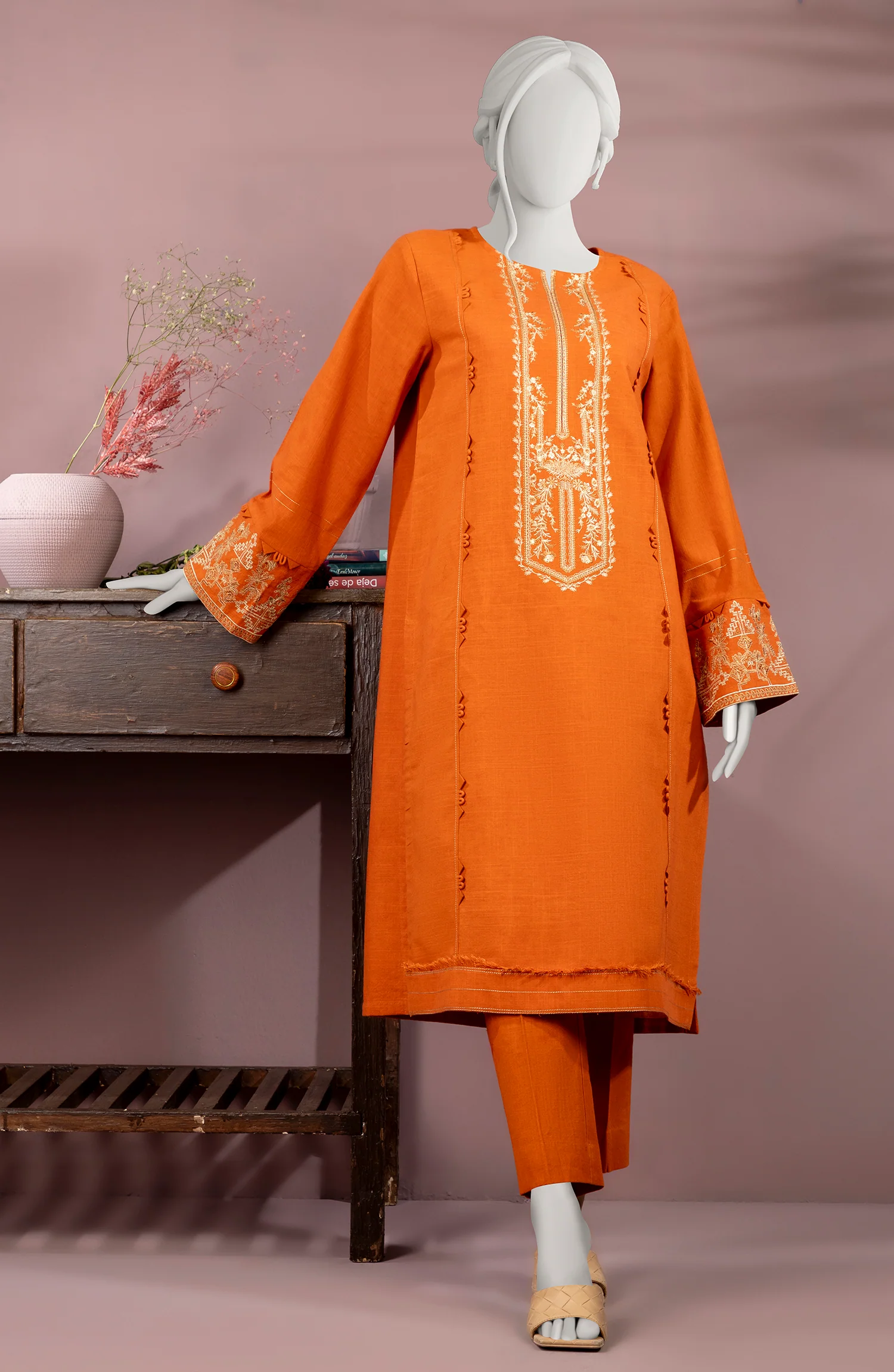 WINTER'23 WOMEN EMBROIDERY 2PC UNSTITCHED
