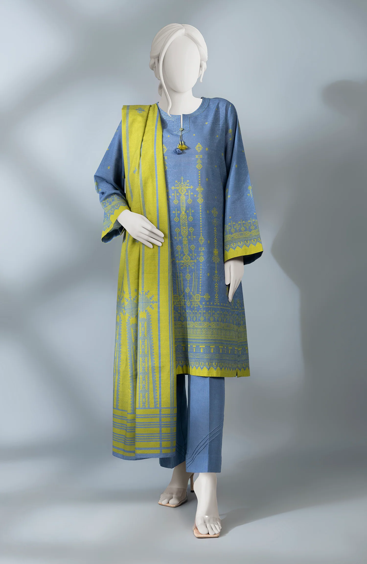 WINTER'23 WOMEN PRINTED KHADDAR 3PC UNSTITCHED