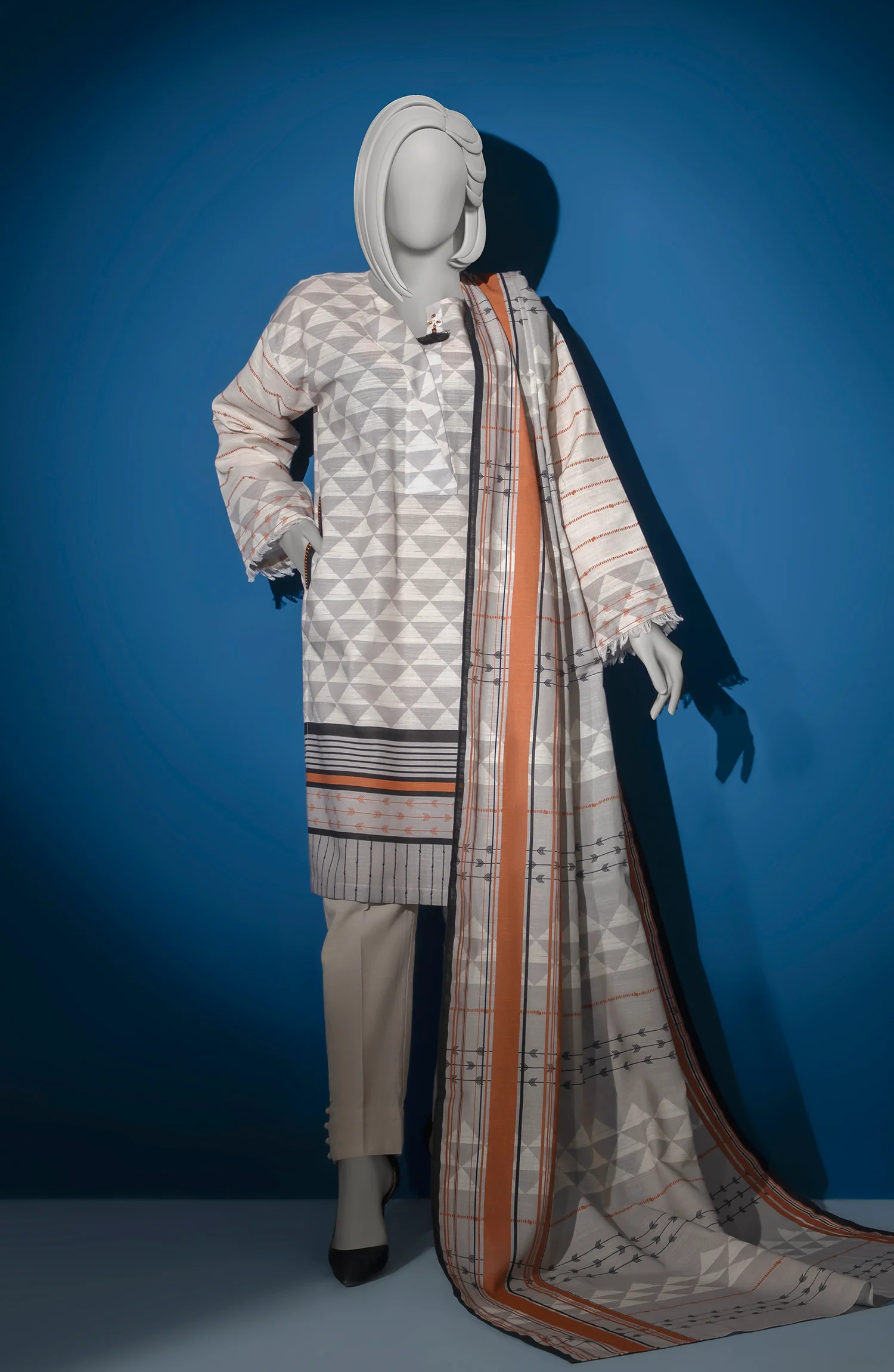 WINTER'23 WOMEN PRINTED KHADDAR 3PC UNSTITCHED
