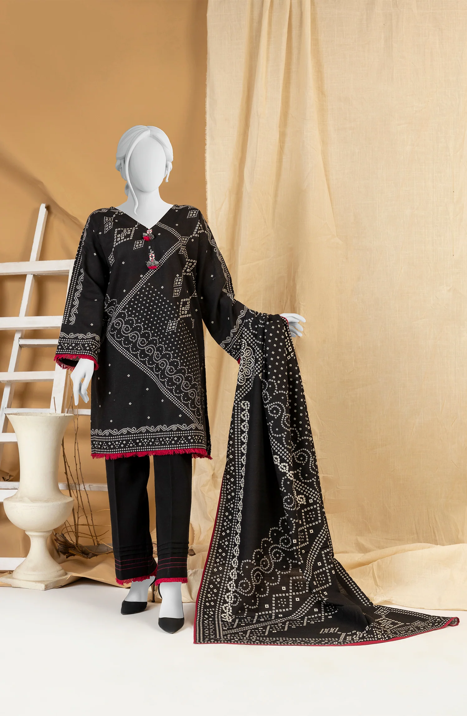 WINTER'23 WOMEN PRINTED KHADDAR 3PC UNSTITCHED