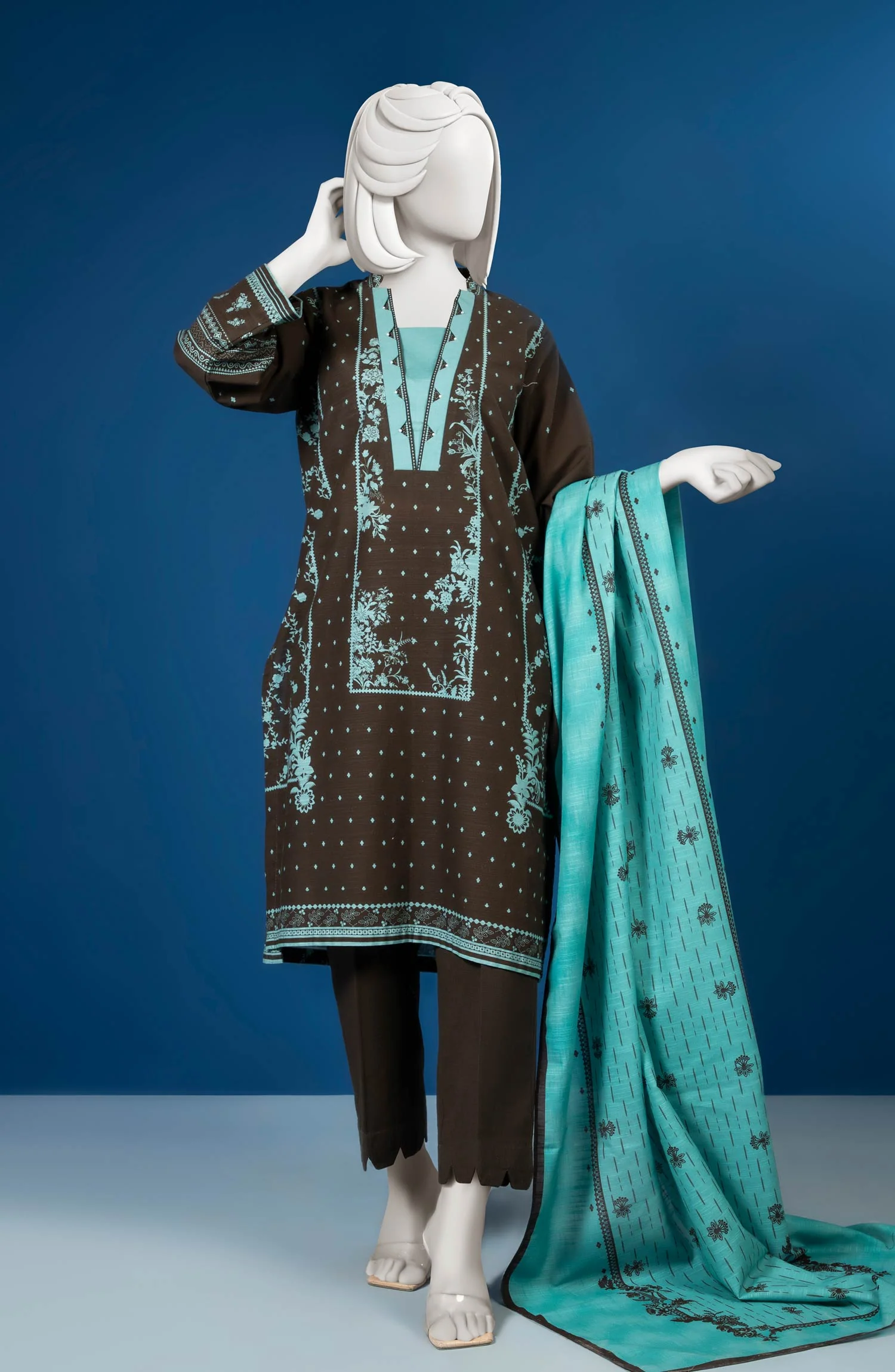 WINTER'23 WOMEN PRINTED KHADDAR 3PC UNSTITCHED