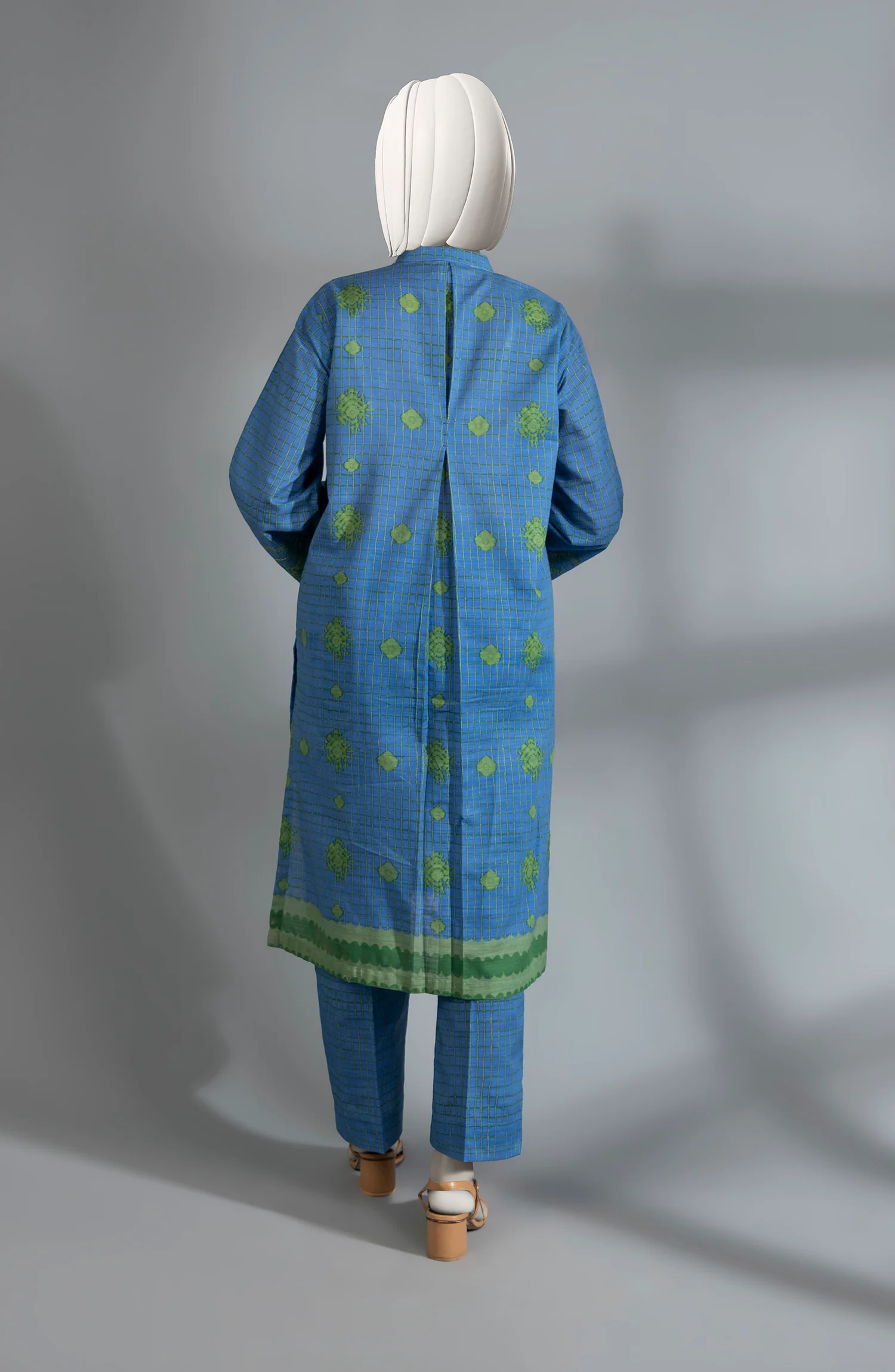 WINTER'23 WOMEN STITCHED 2PC SUIT - Image 3