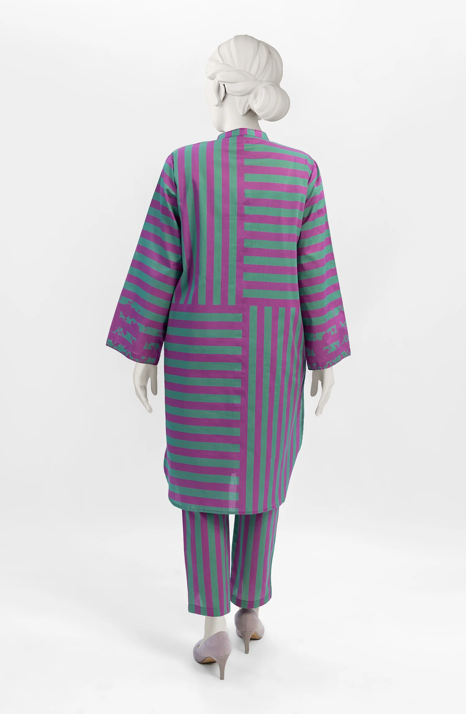 WINTER'23 WOMEN STITCHED 2PC SUIT - Image 2