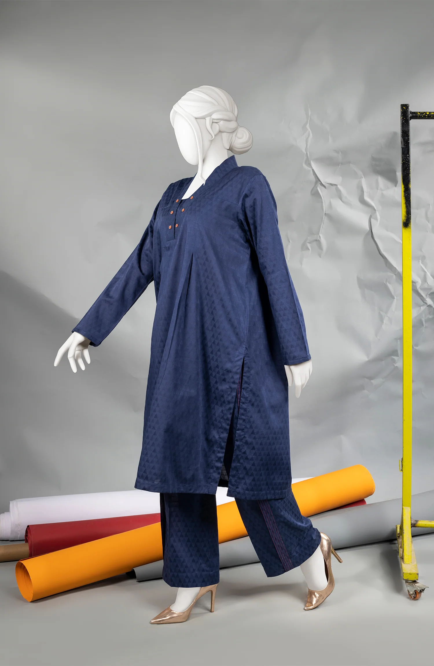 WINTER'23 WOMEN STITCHED 2PC SUIT - Image 3