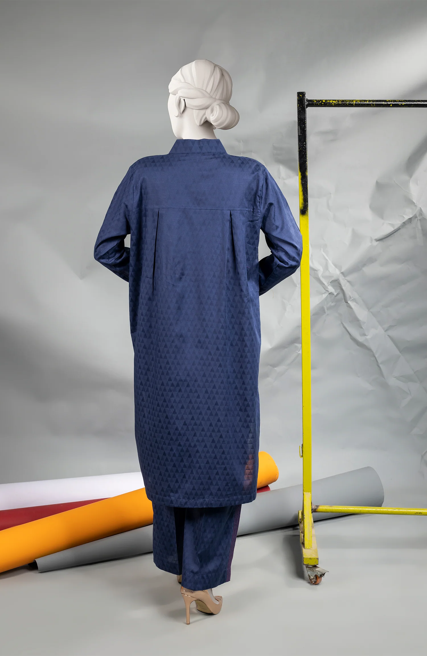 WINTER'23 WOMEN STITCHED 2PC SUIT - Image 4