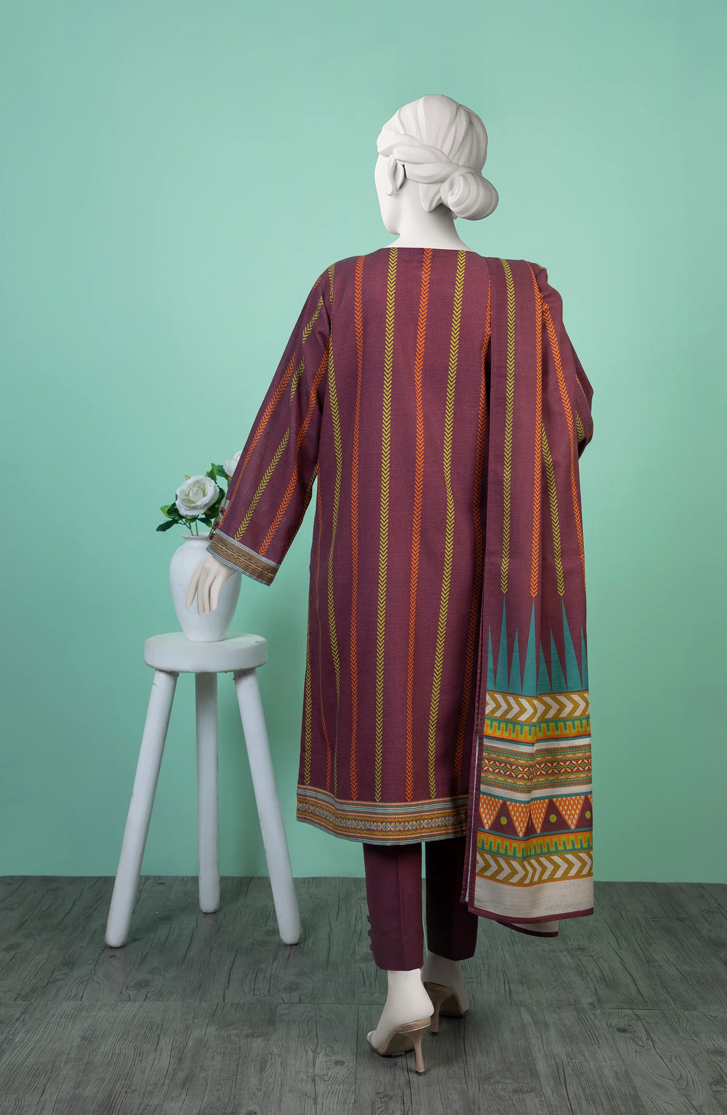 WINTER'23 WOMEN STITCHED 3PC SUIT - Image 4