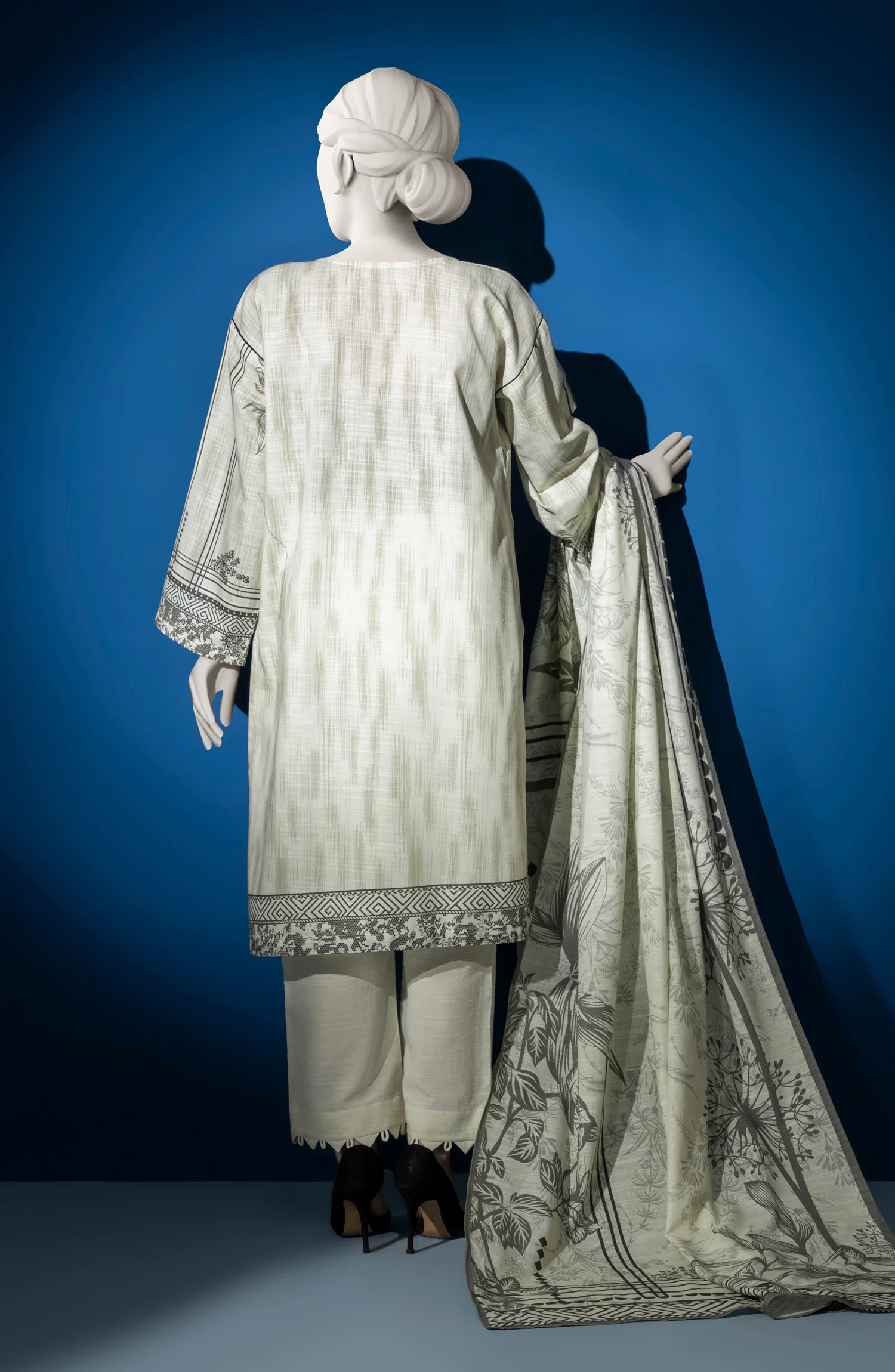 WINTER'23 WOMEN STITCHED 3PC SUIT - Image 3