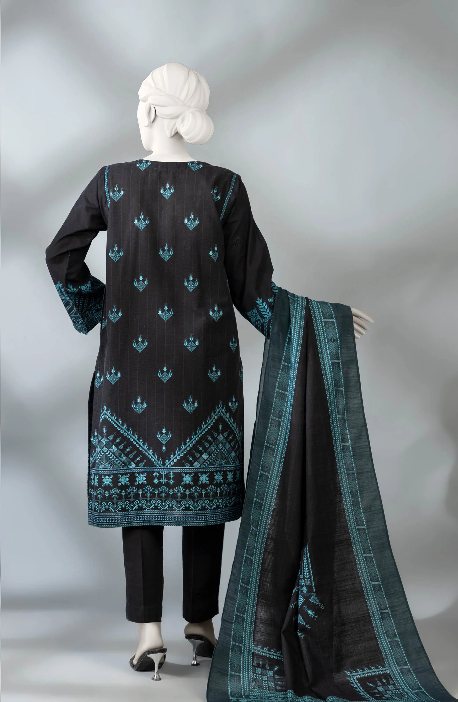 WINTER'23 WOMEN STITCHED 3PC SUIT - Image 3