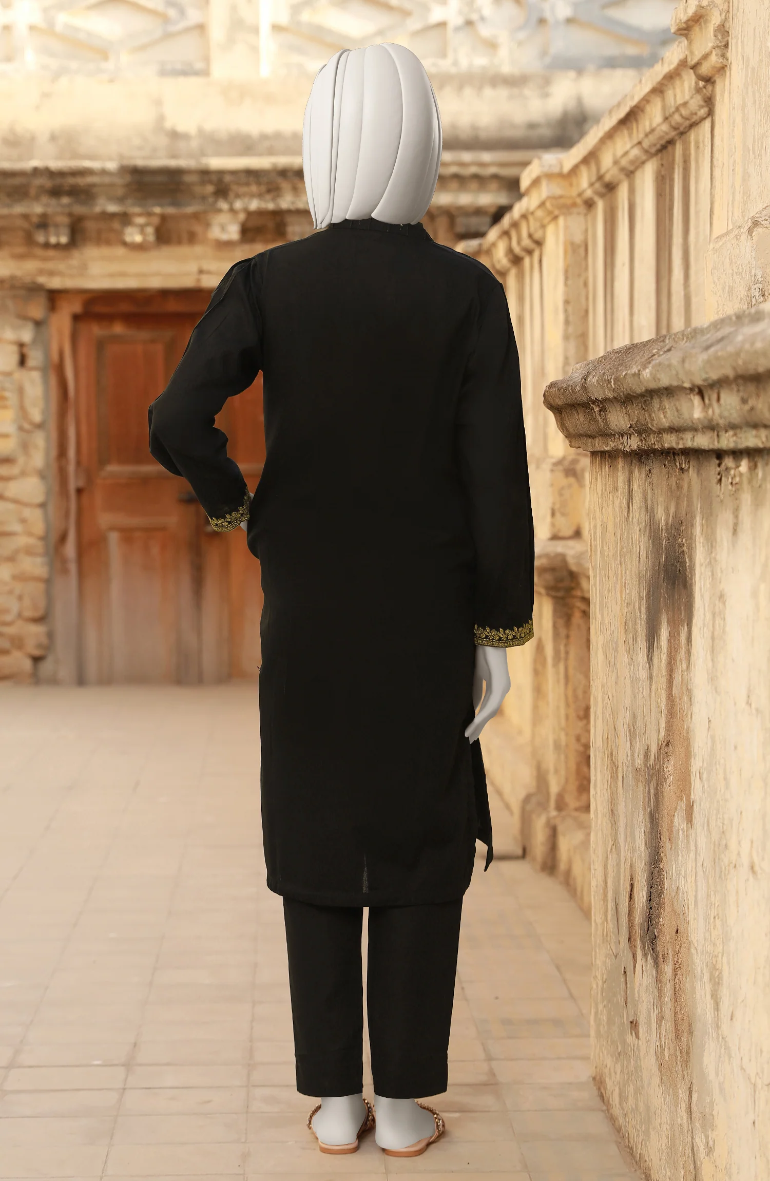 WINTER'24 EMBROIDERED CROSS HATCH WOMEN STITCHED 2PC SUIT - Image 3