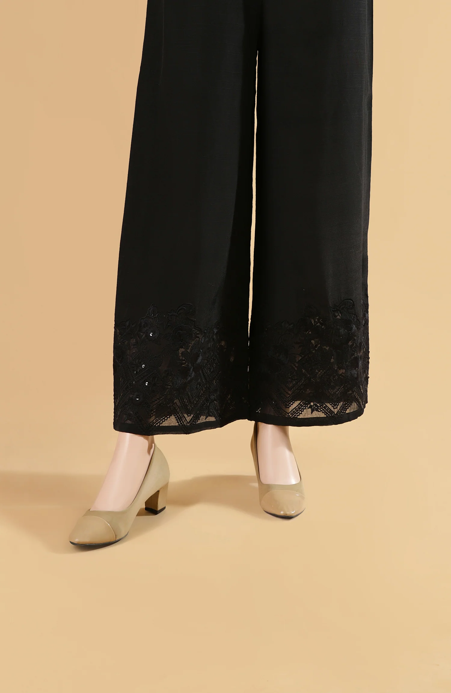 WOMEN BOTTOM BLACK