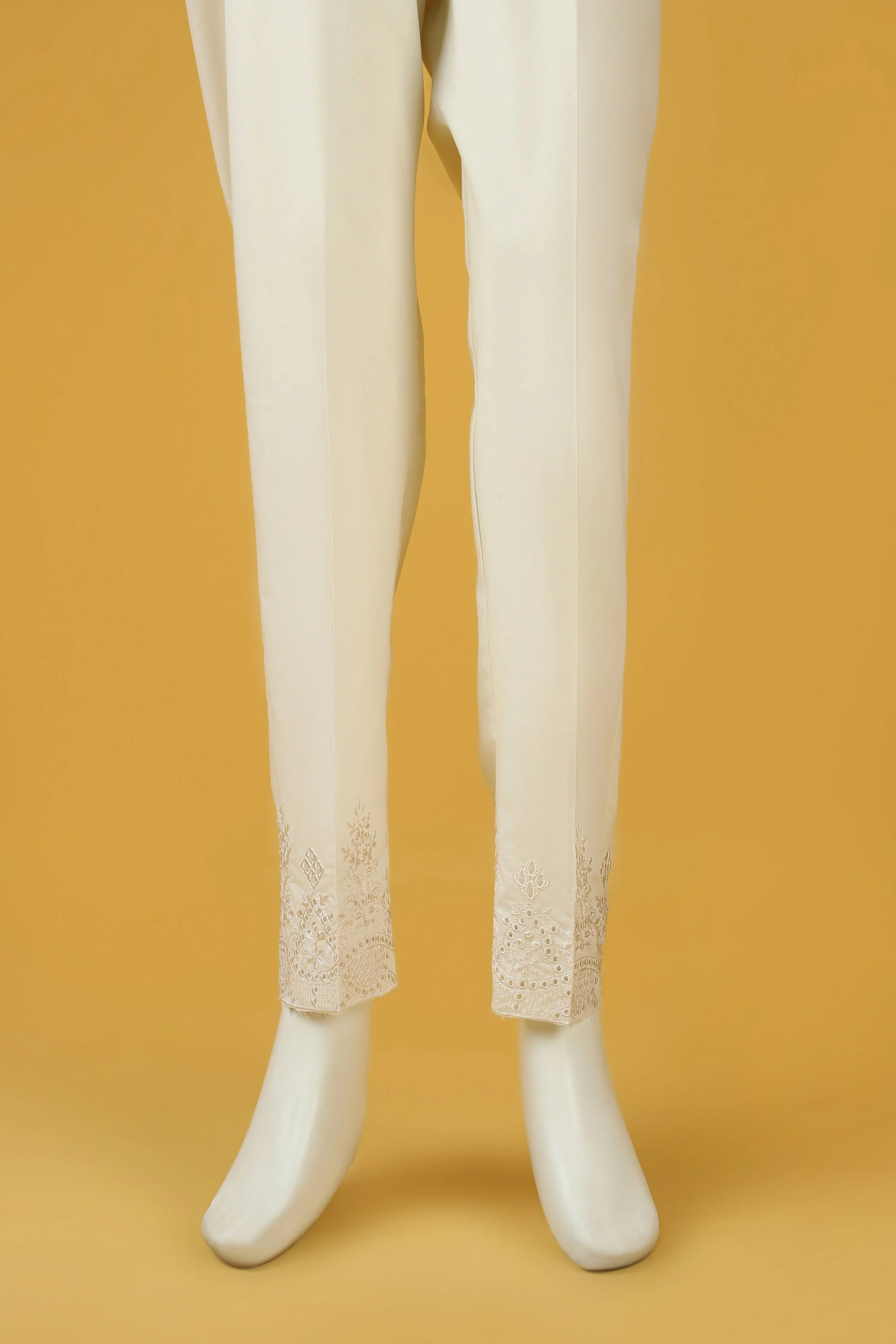 WOMEN BOTTOM OFF WHITE